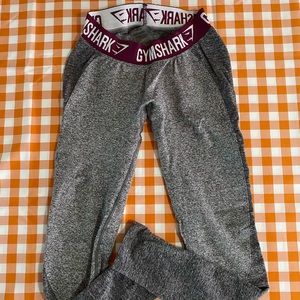 Gym shark leggings
